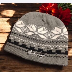 Budweiser knit beanie with a snowflake pattern and a logo Patch